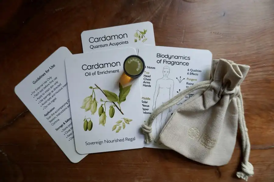 Cardamom aromatic experience - oil, cards and linen bag